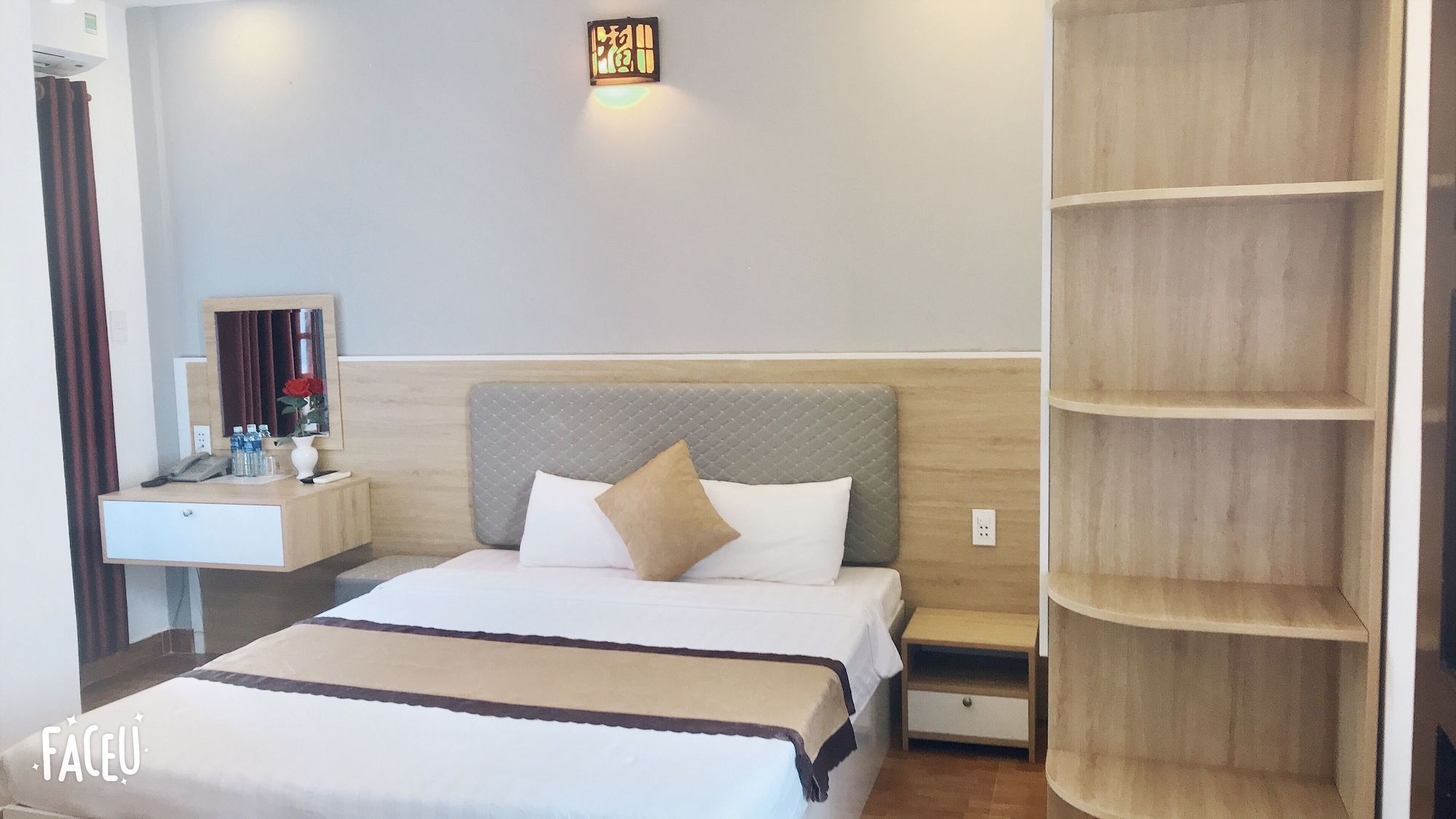 DELUXE, TWIN BEDS, POOL VIEW
