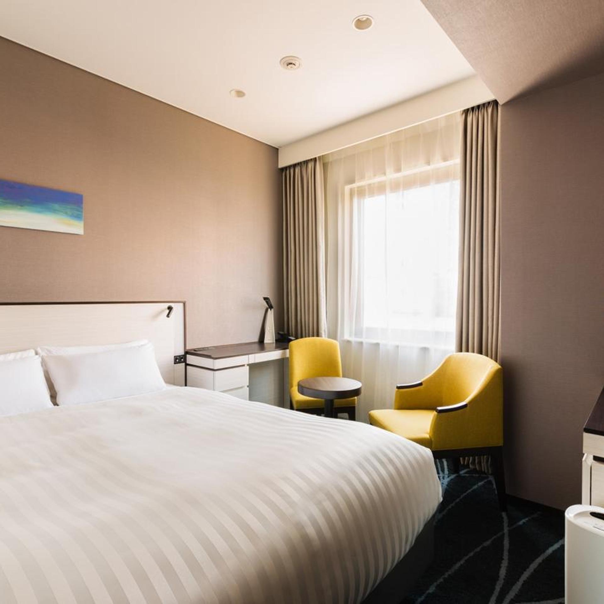 ROOM, DOUBLE BED
