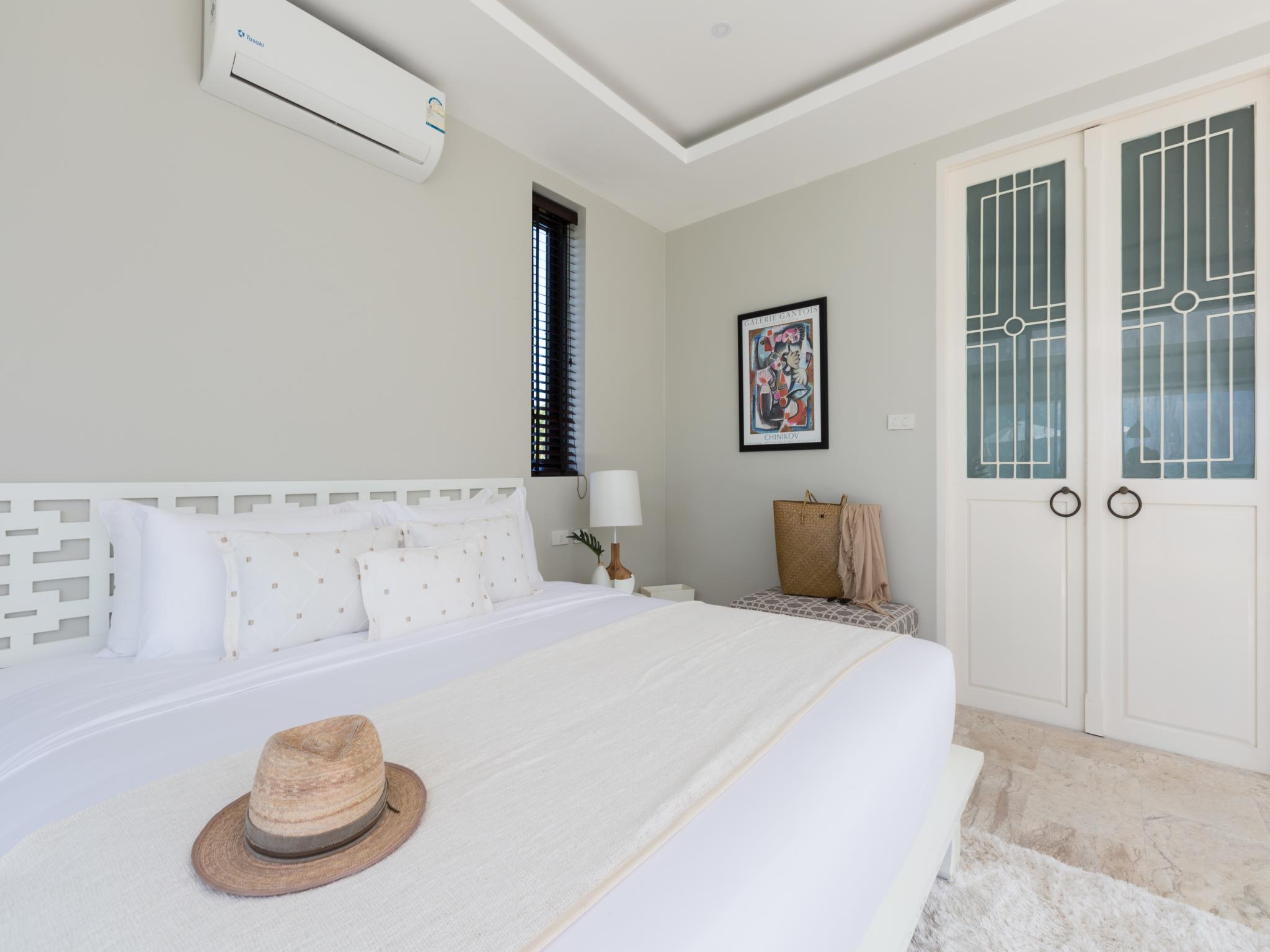 2 Bedrooms, Pool, Villa, Beach Front