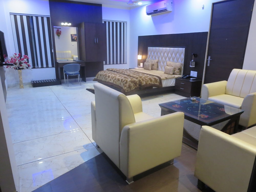Hotel Madhushrie 34/50
