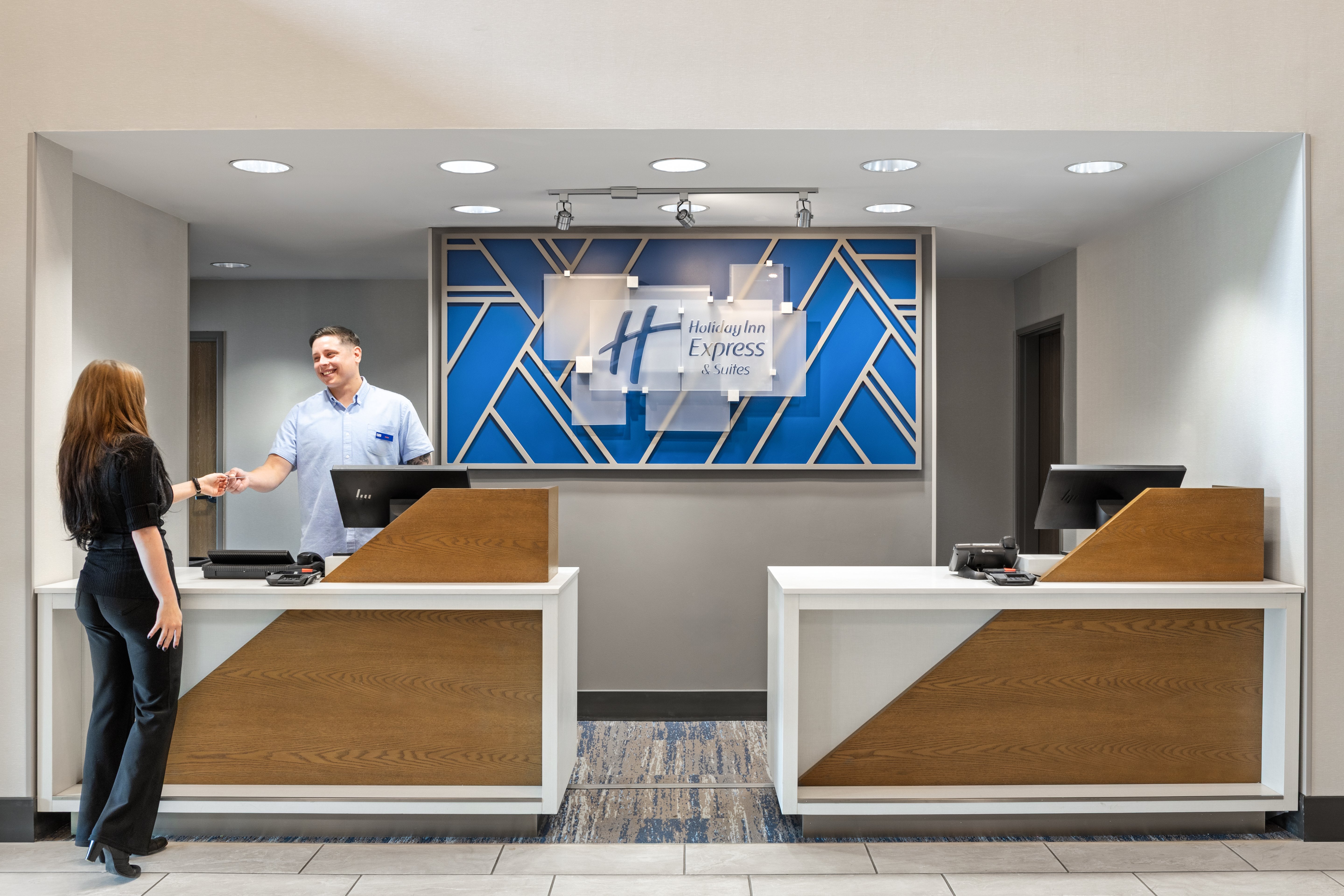 Holiday Inn Express Hotel & Suites North Sequim 9/77