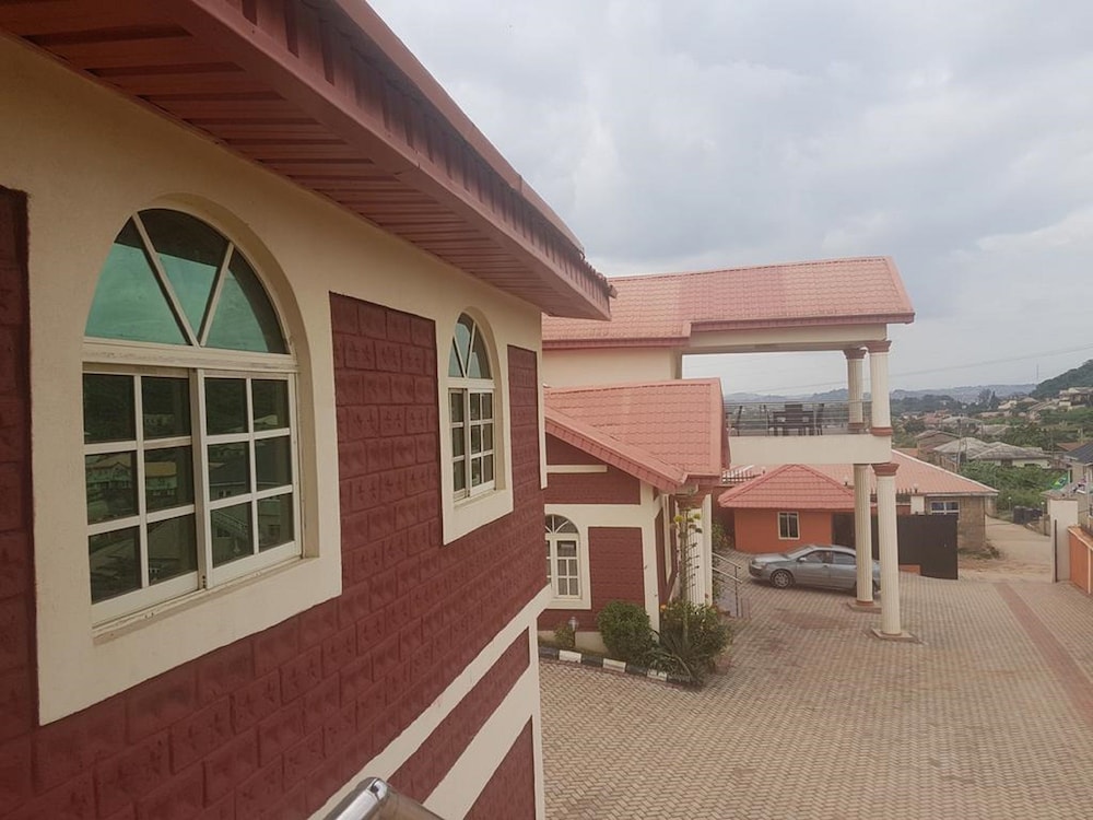Hallmark Suites - Abeokuta 1/18
