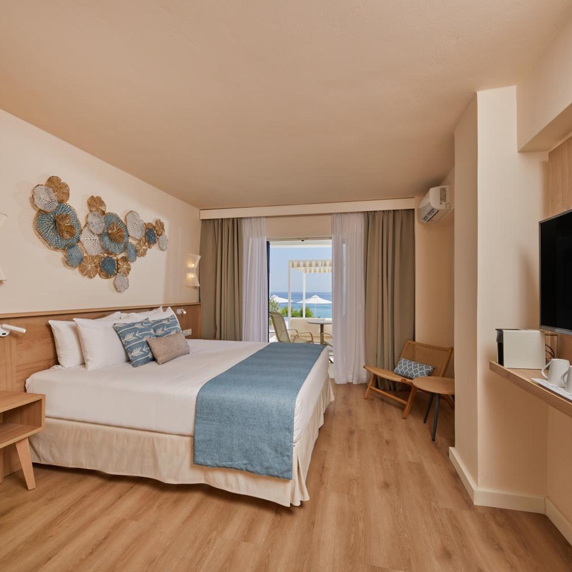 My Favorite Club, Swim Up, Junior Suite, Sea Front