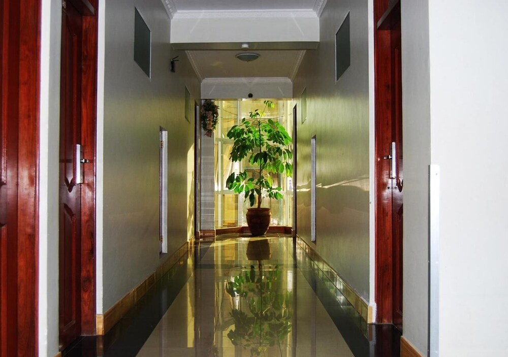 Mc Ellys Hotel 35/35