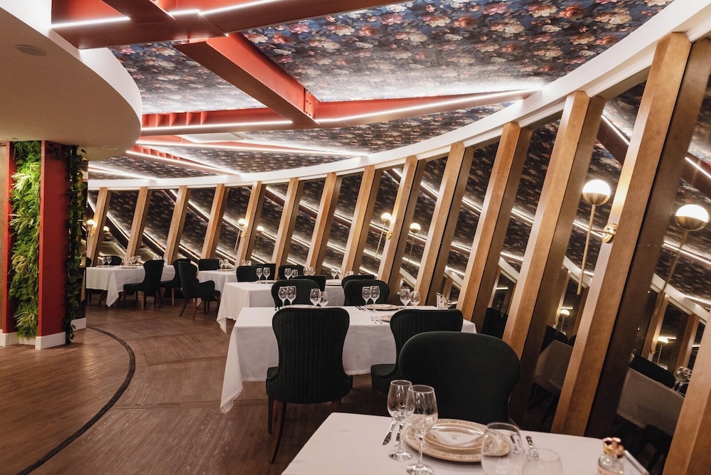 HOTEL RF VISION restaurante giratorio 35/50
