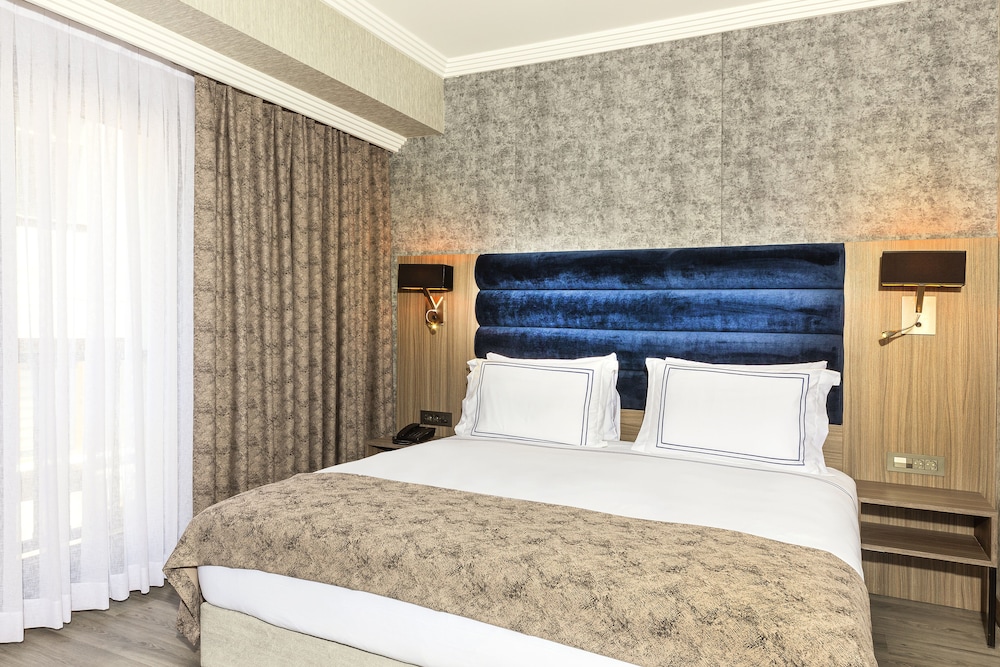 Demiray Hotel 10/50