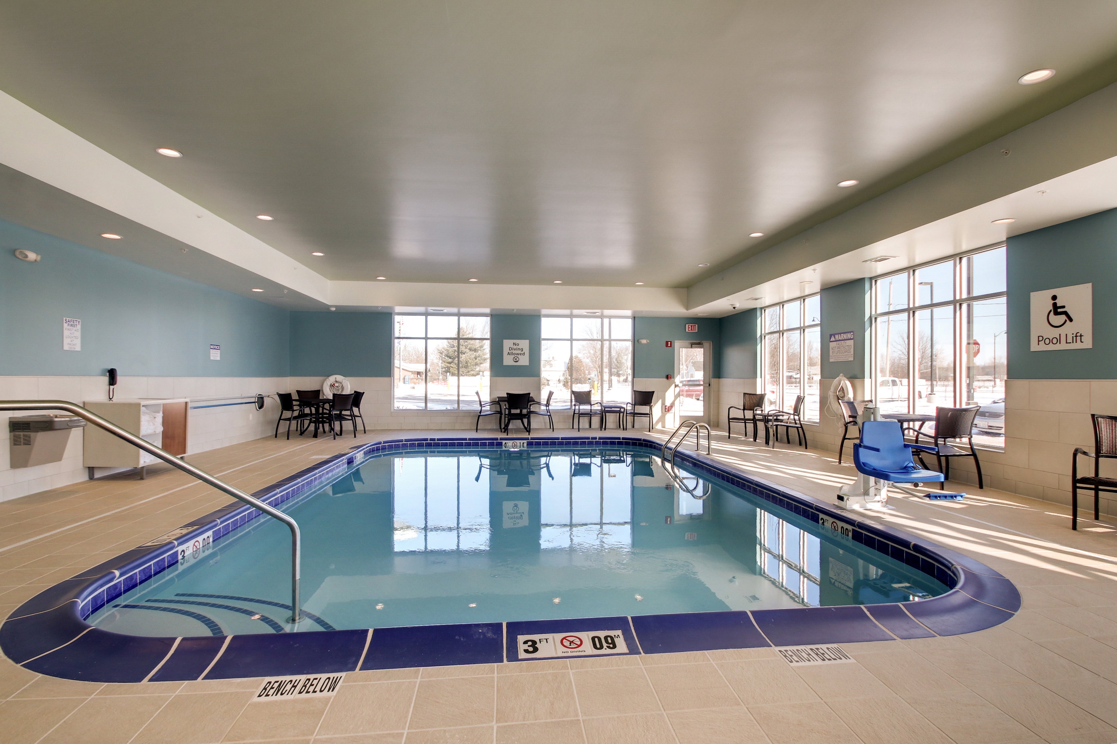 Holiday Inn Express & Suites GALESBURG 38/61