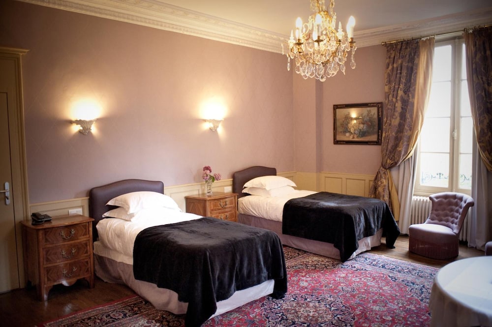 Chateau D'Apigne Rennes 18/50