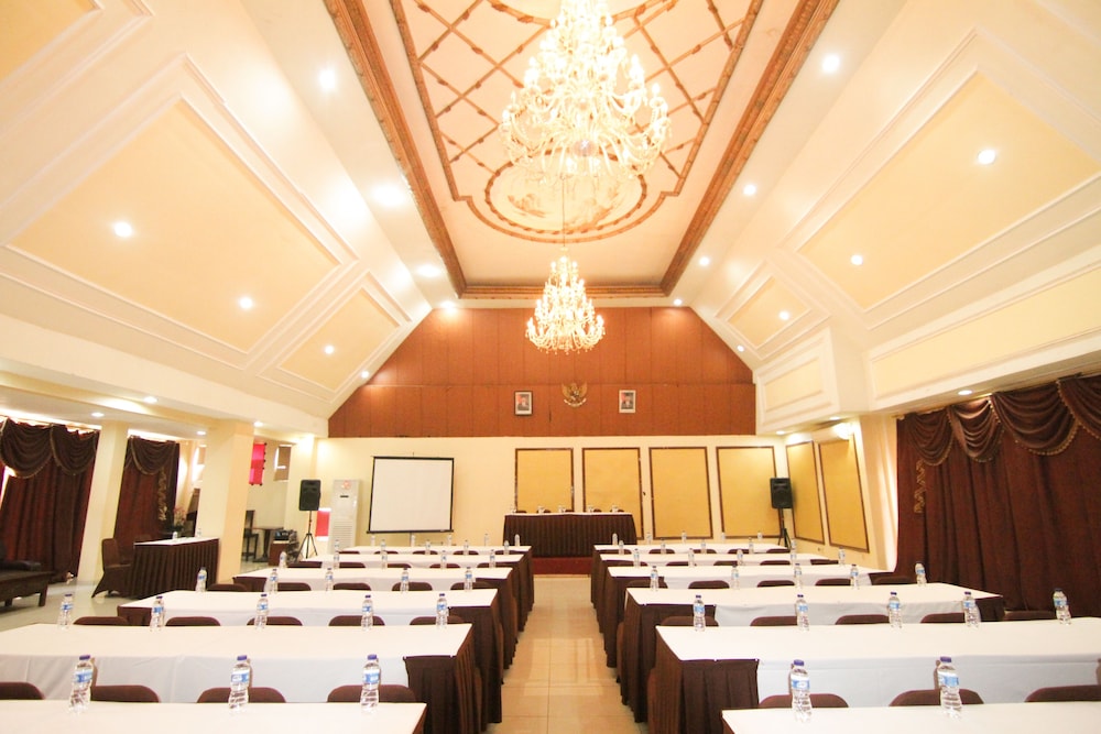 Grand Situ Buleud Hotel 5/18