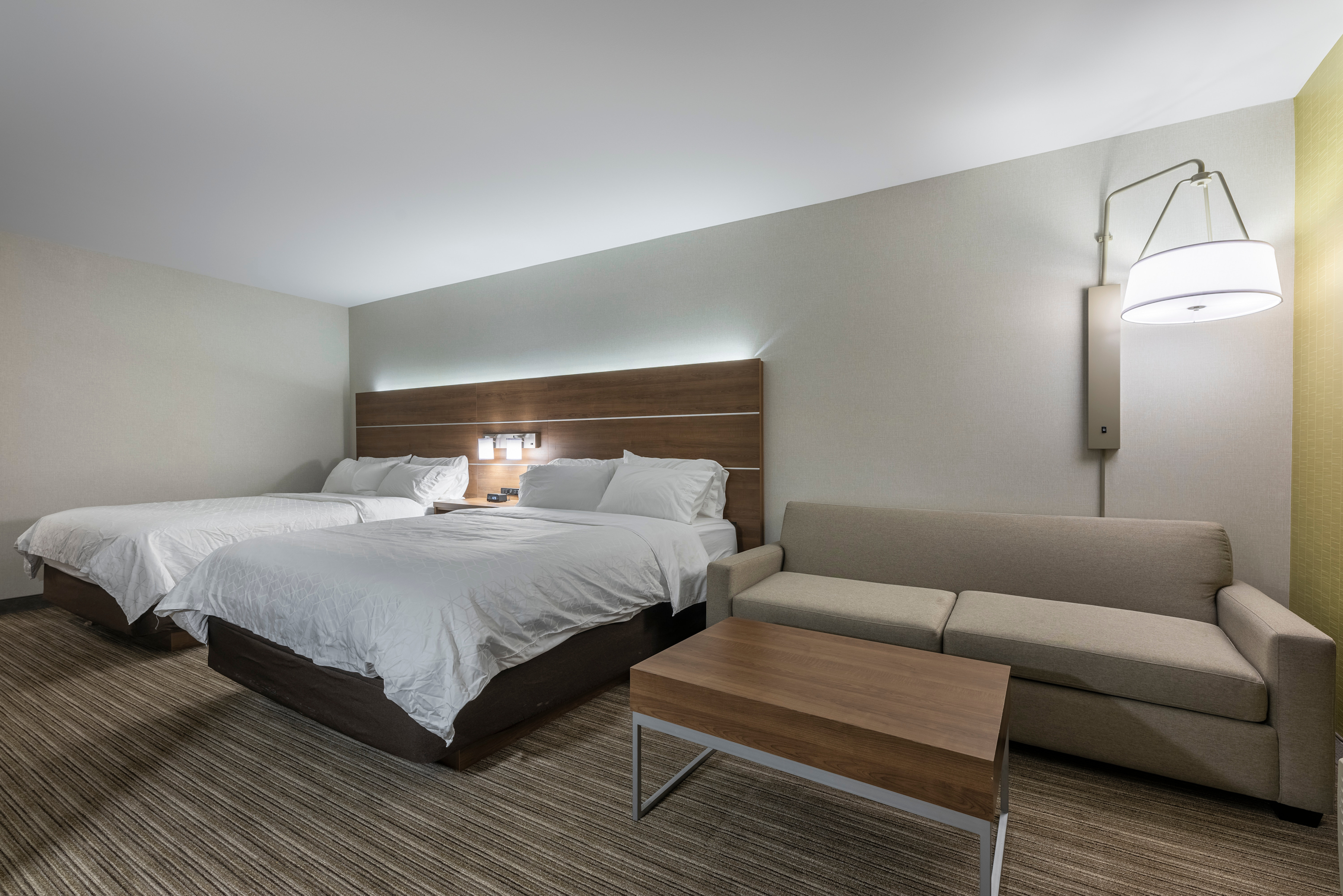 Holiday Inn Express Suites Moncton 25/63