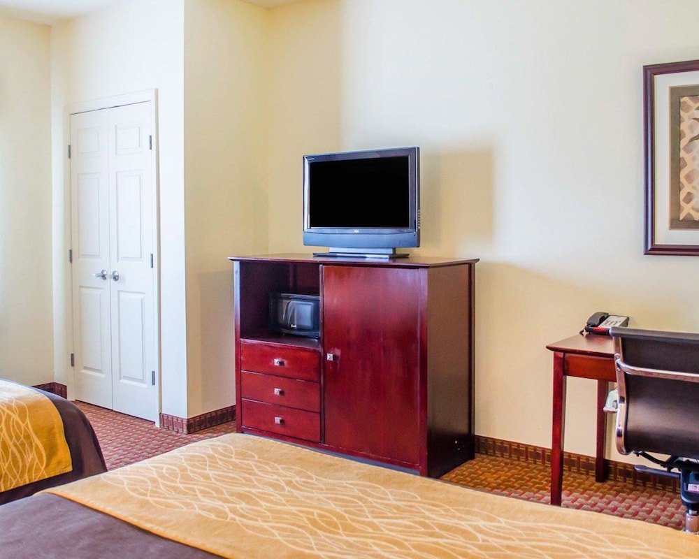 Comfort Inn & Suites Crestview South 17/43