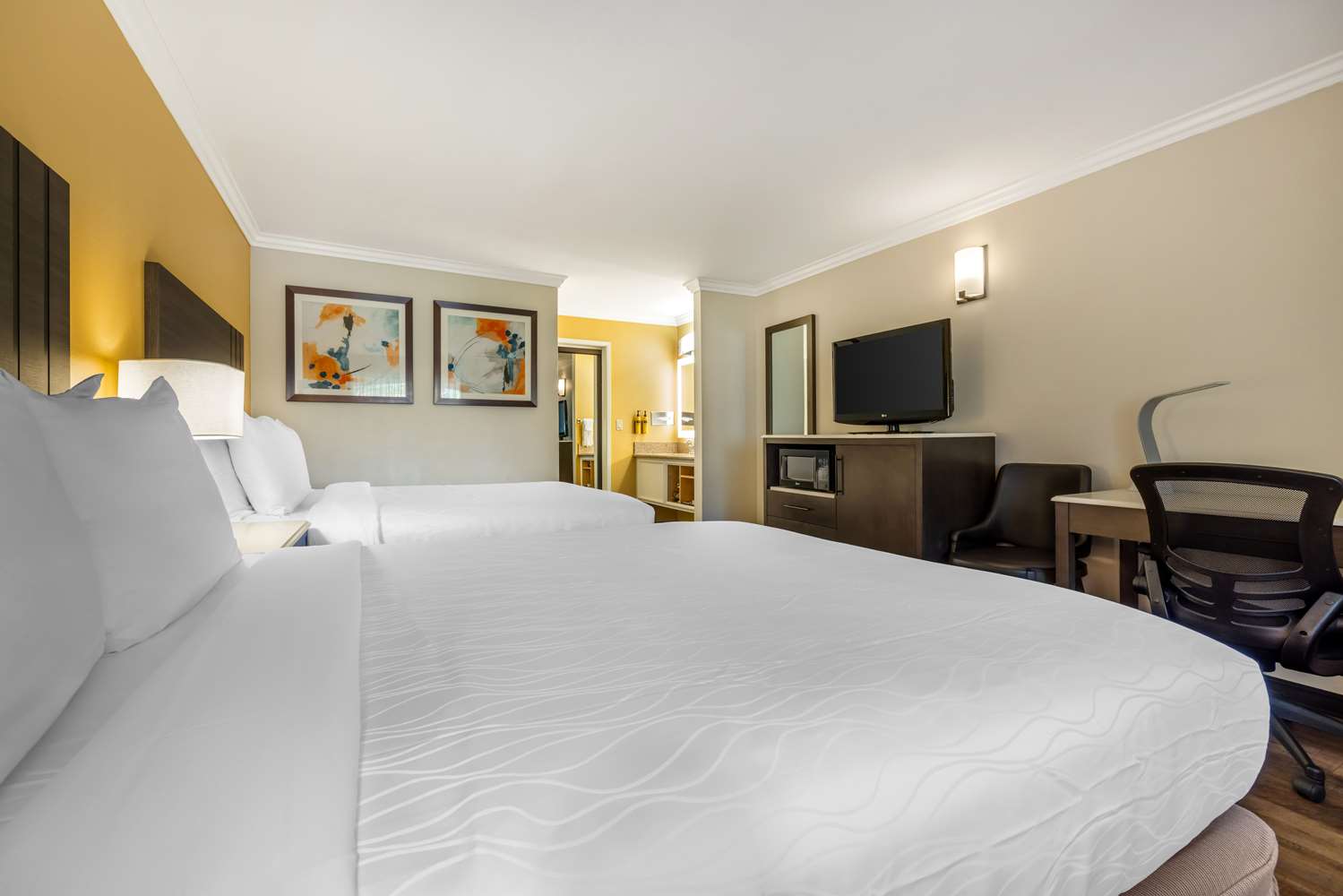 Best Western Plus Orange County Airport North 5/19
