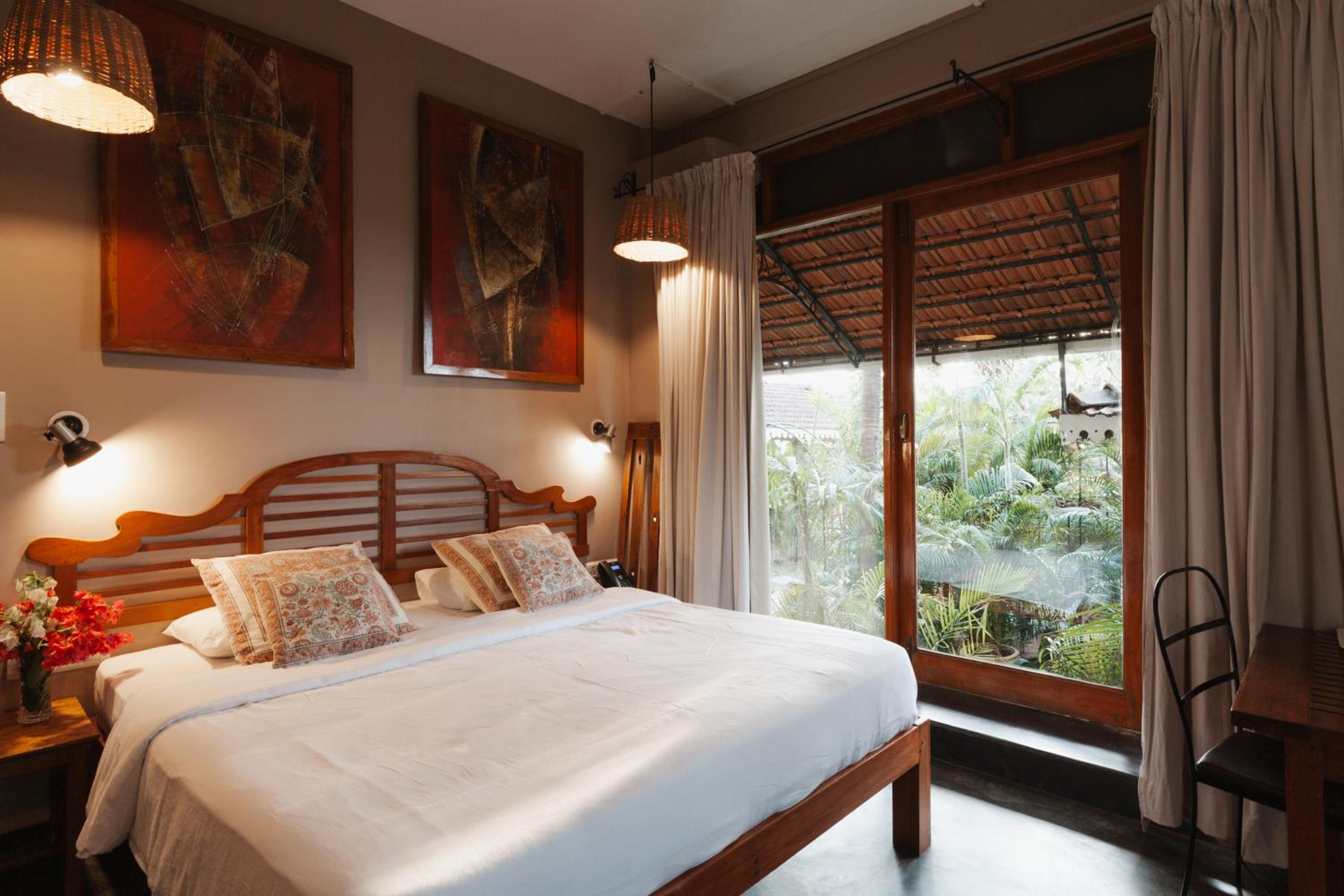 Executive, Queen Bed, Balcony