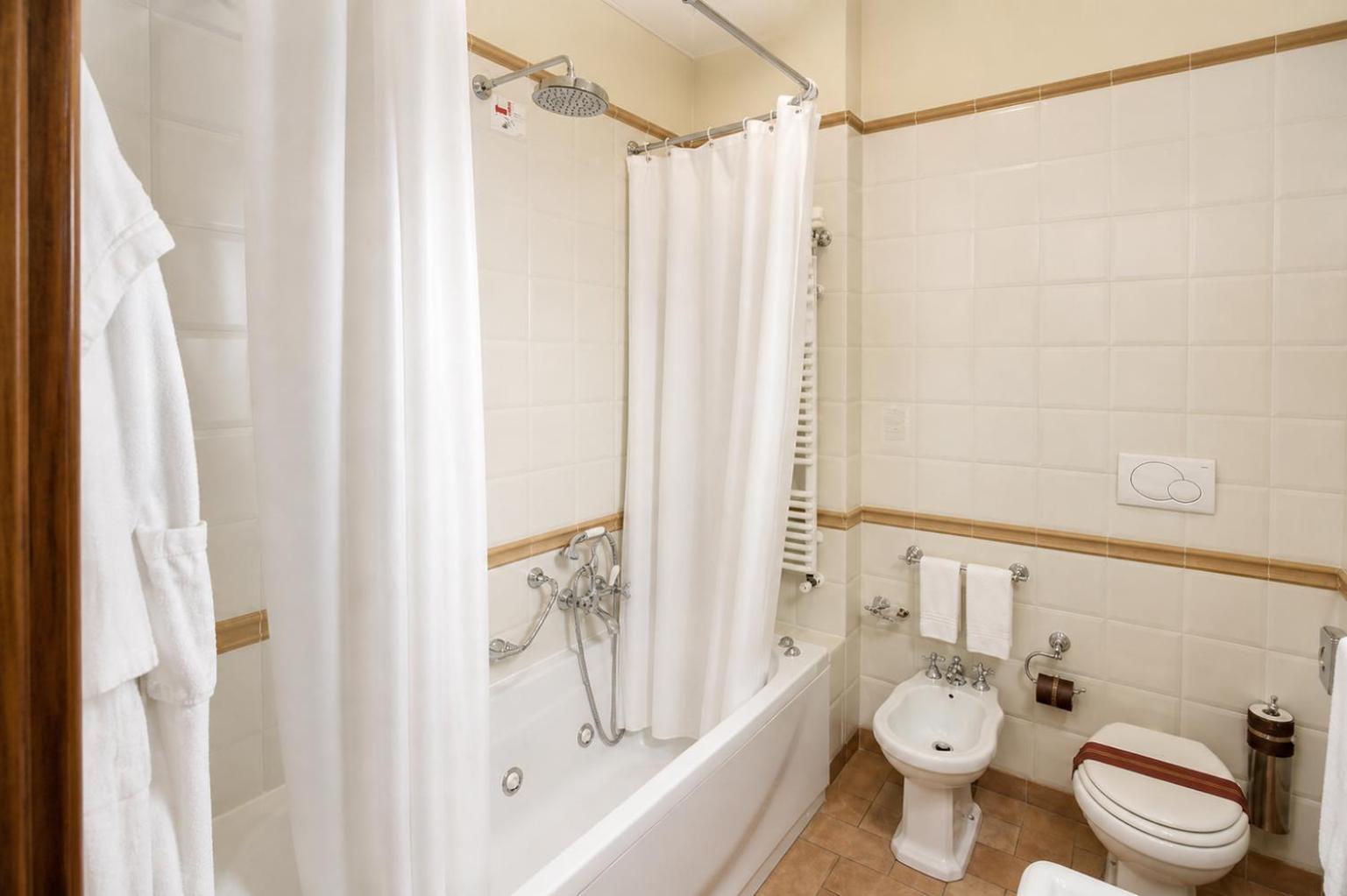 غرفة كلاسيكية ثلاثية، Grand Hotel Vigna Nocelli 7/8