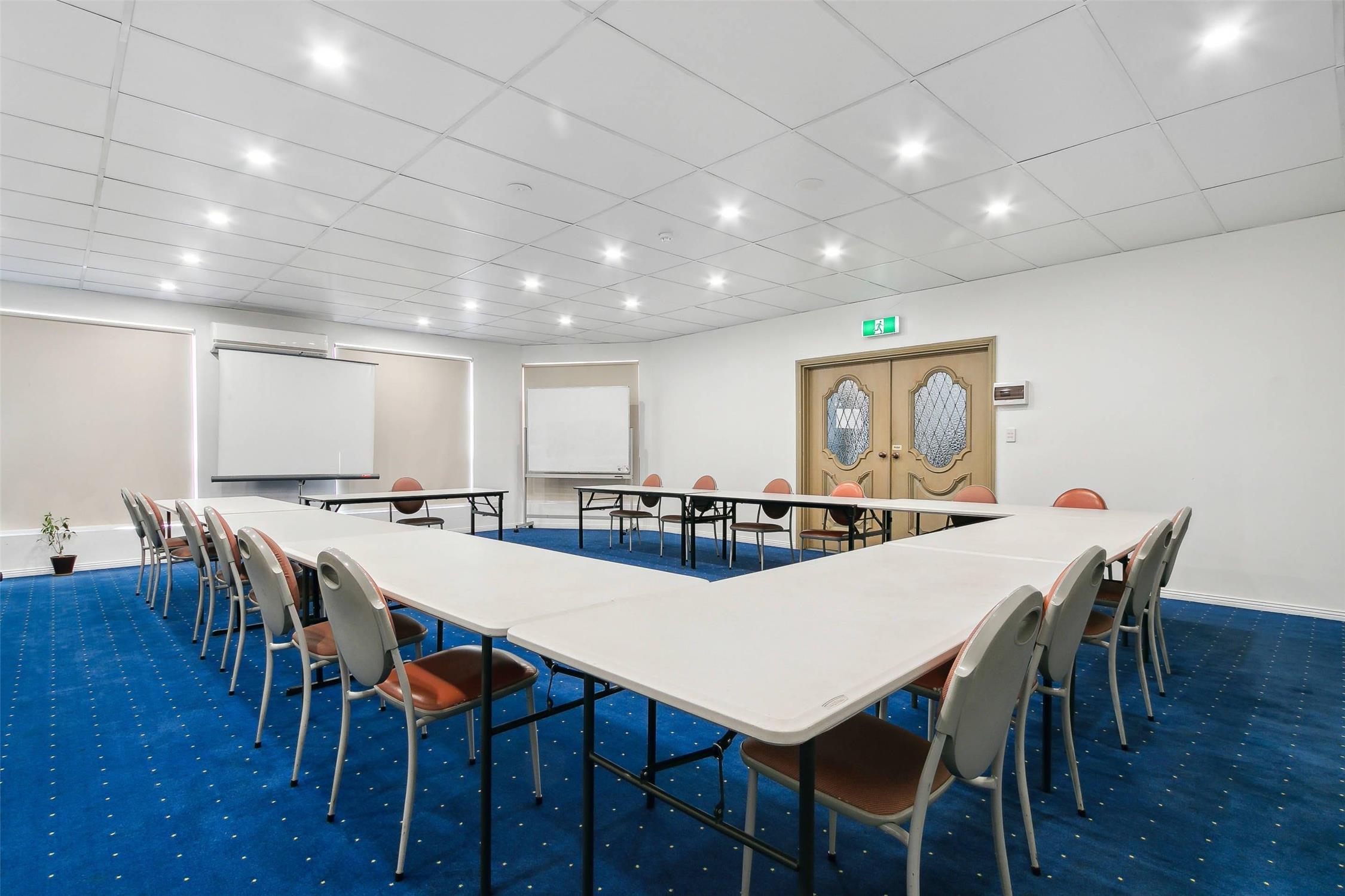 Comfort Hotel Dandenong 23/29