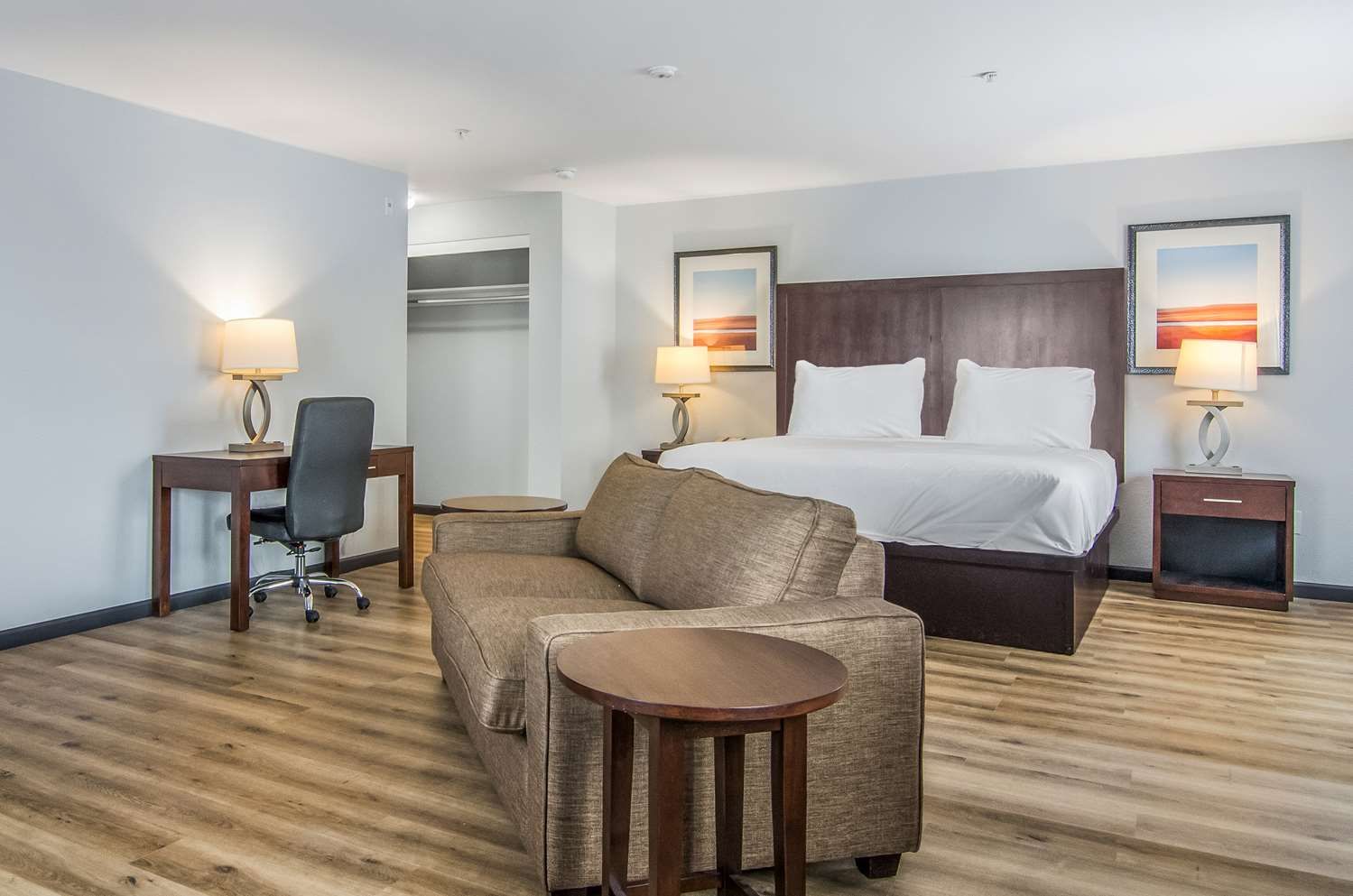 Red Lion Inn & Suites Des Moines 8/14
