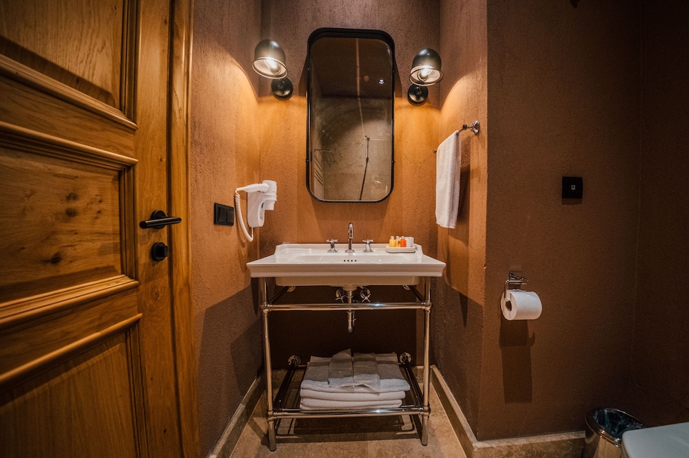 The Remote Hotel 44/44