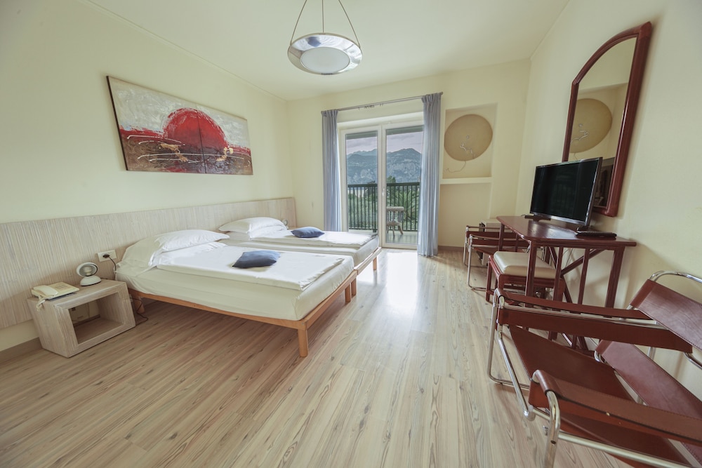Club Hotel Olivi 24/65
