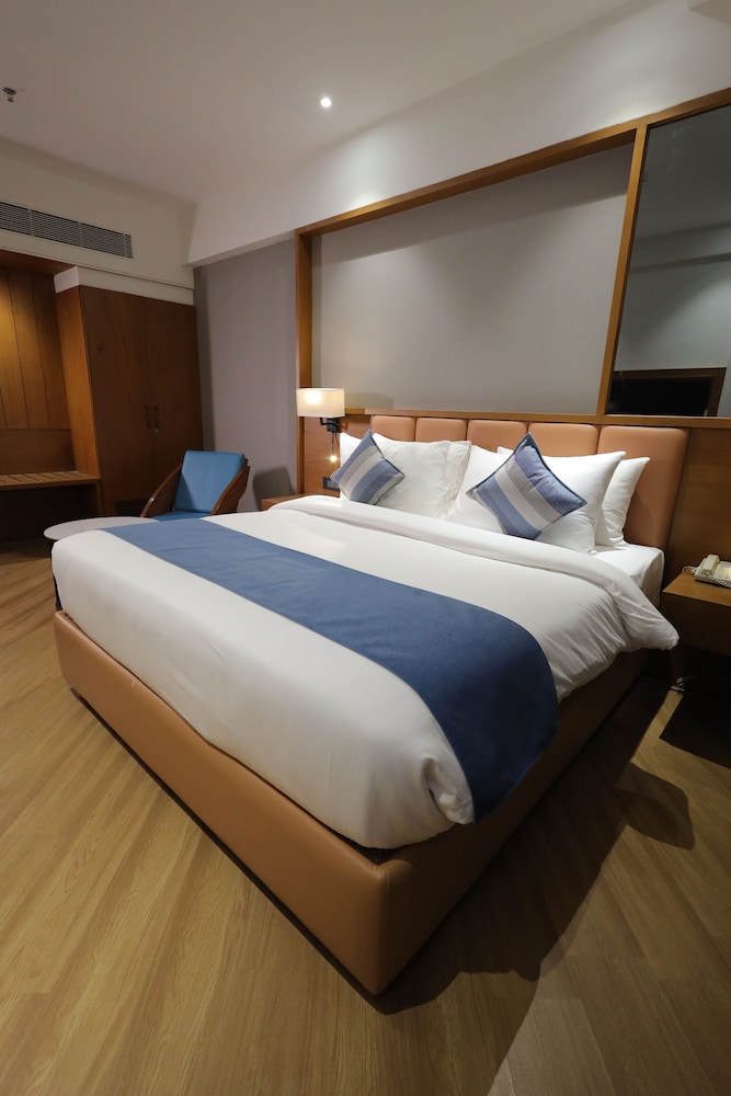 Ramada Encore by Wyndham Viramgam 13/58