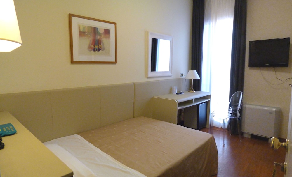 STANDARD, SINGLE