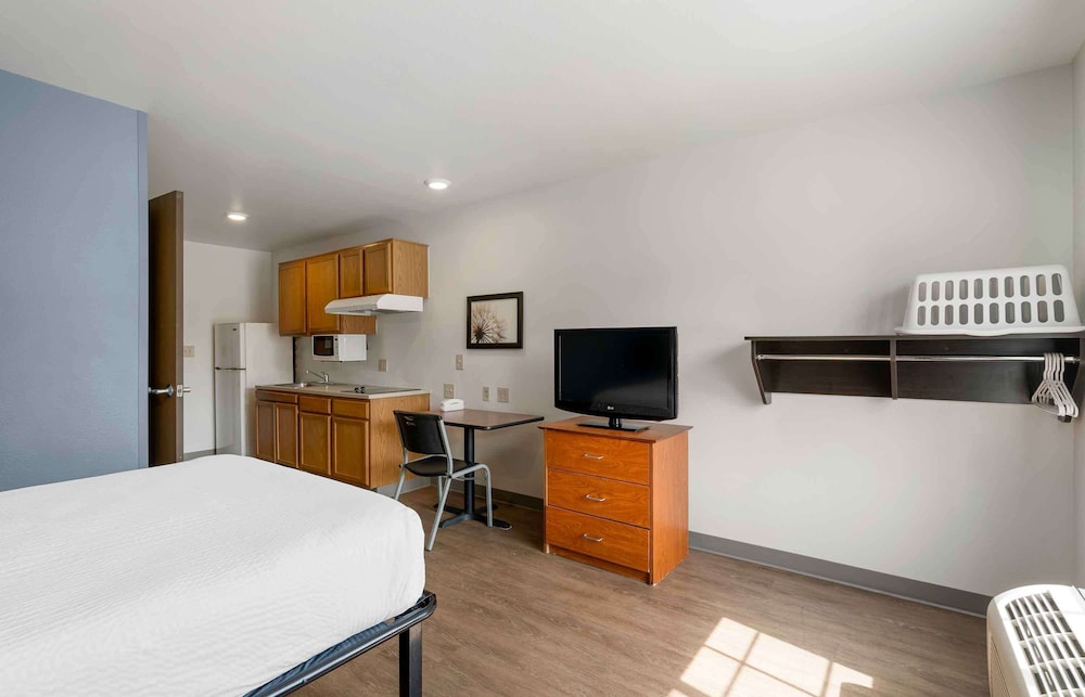 Extended Stay America Select Suites Lakeland 24/42
