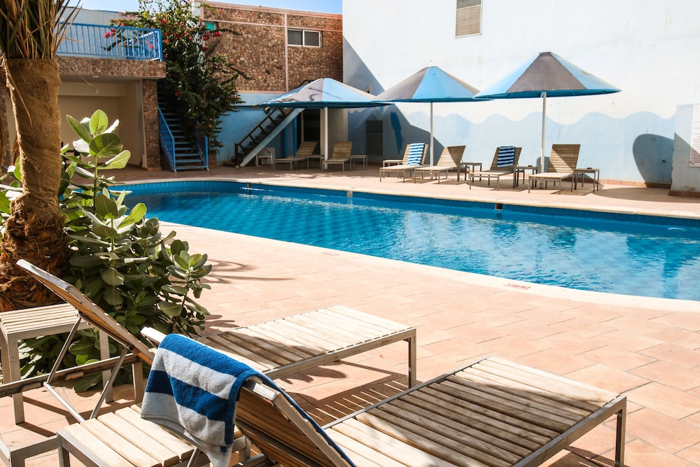 MINA HOTEL 9/65