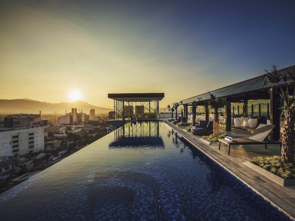 MERCURE BANDUNG CITY CENTRE 66/75