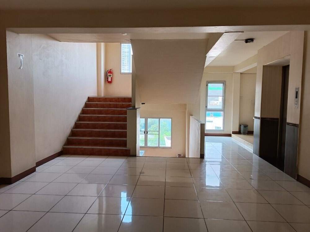 Grandview Condominia 11/17
