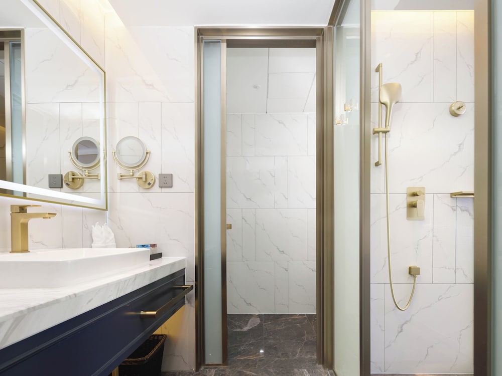 Pazhou XANA Deluxe International Hotel 32/37