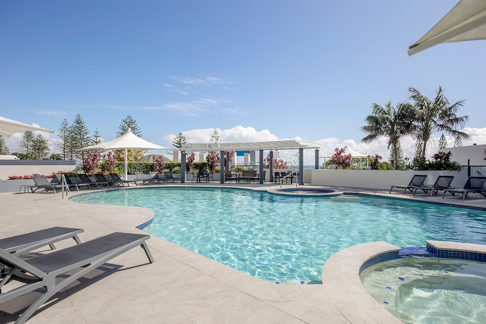 Mantra Mooloolaba Beach 68/72