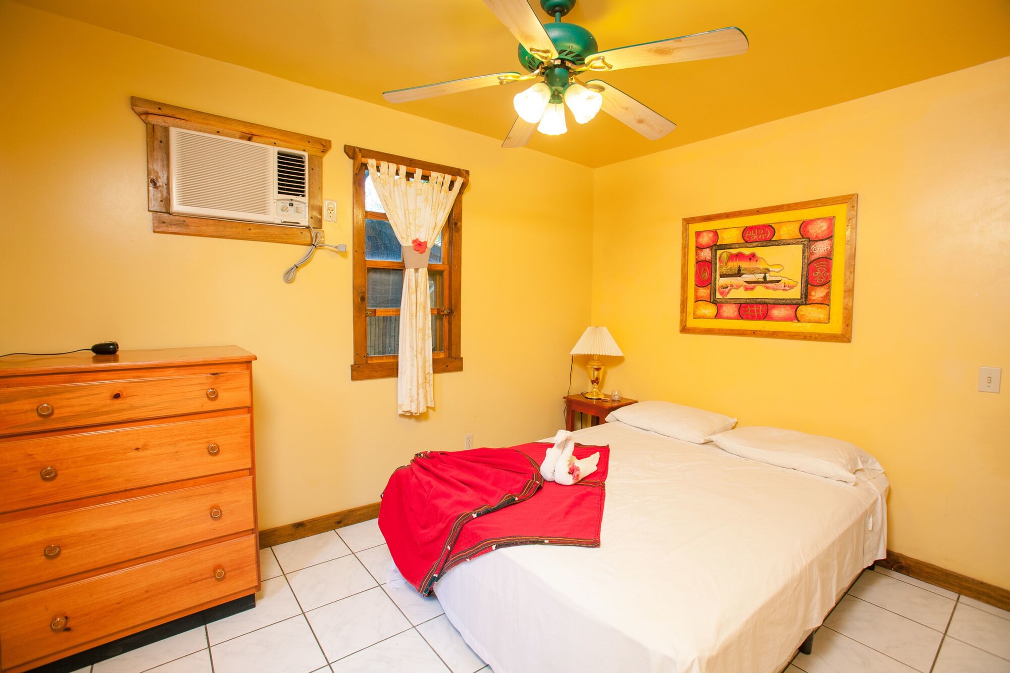 Garden, Suite, Twin Beds, 1 King and 1 Single Beds