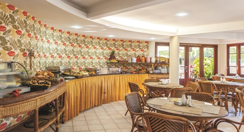 restaurant-cafeteria