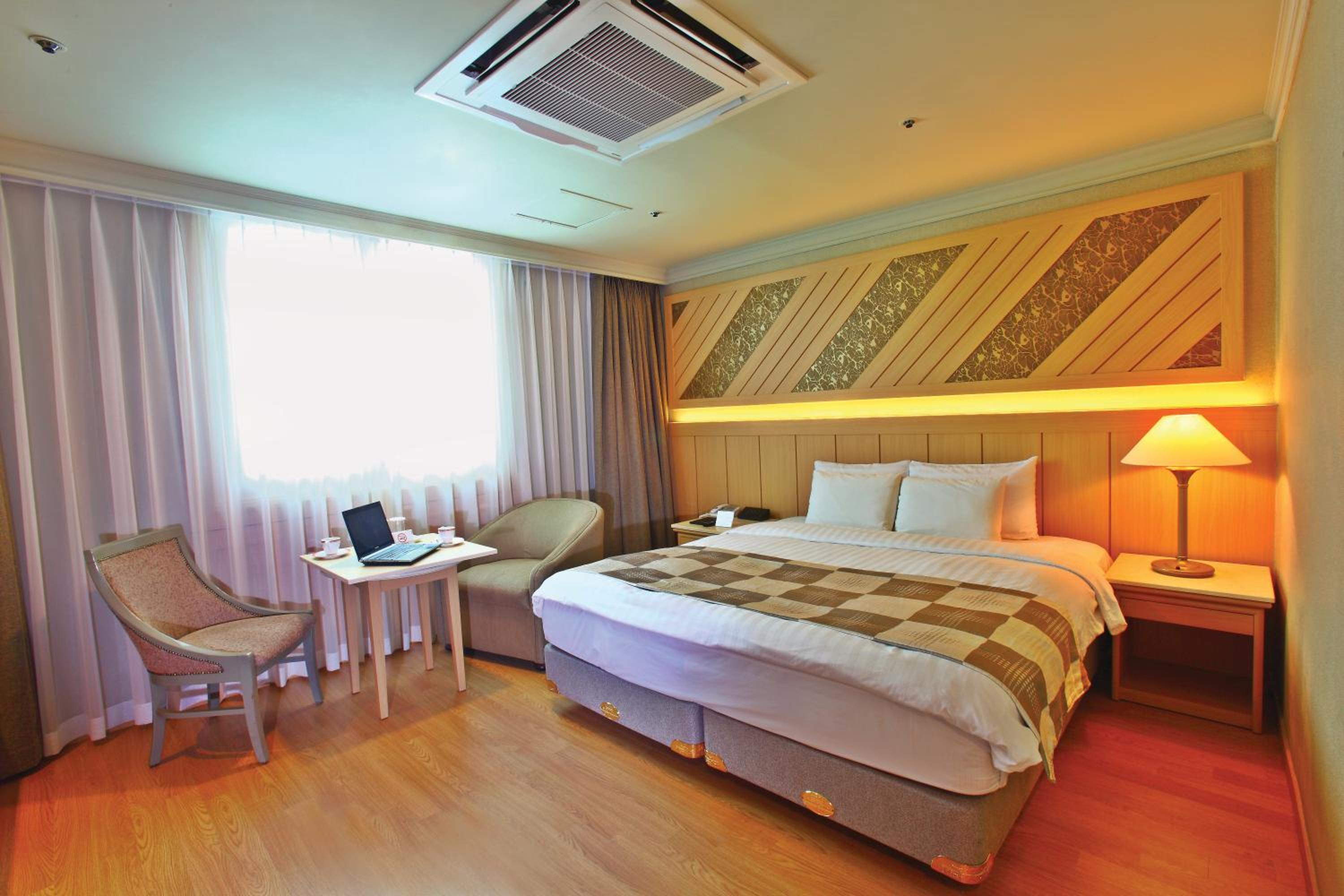 SUPERIOR, DOUBLE BED