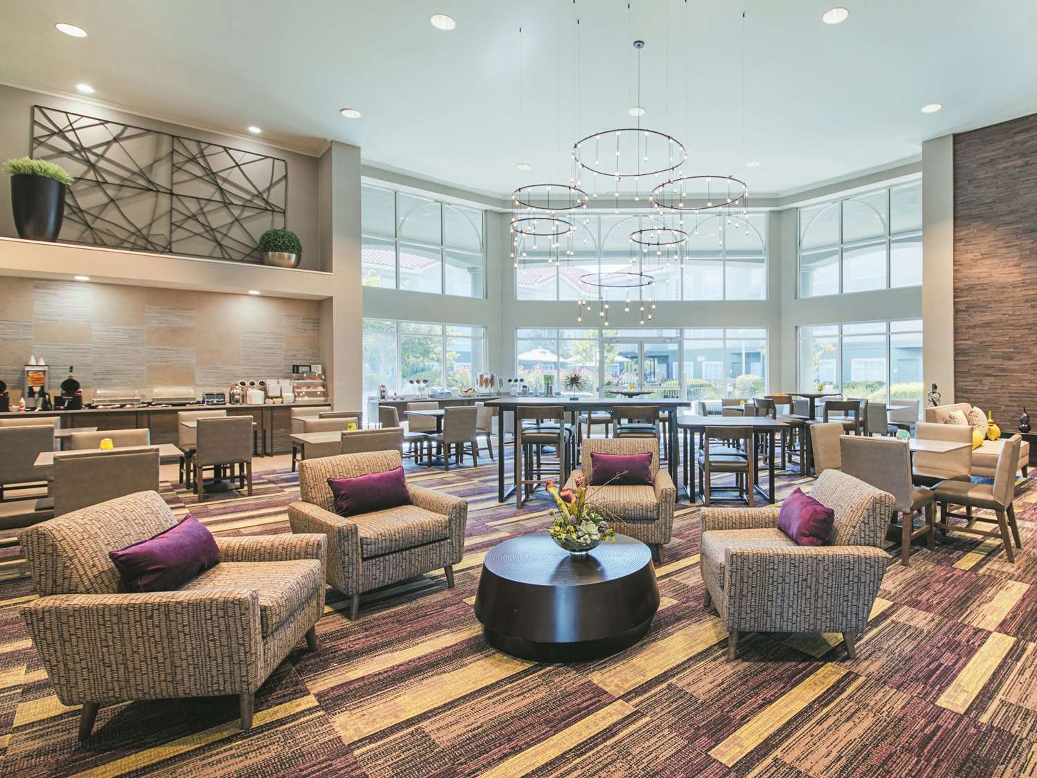 La Quinta Inn and Suites by Wyndham Austin Near The Domain 34/52