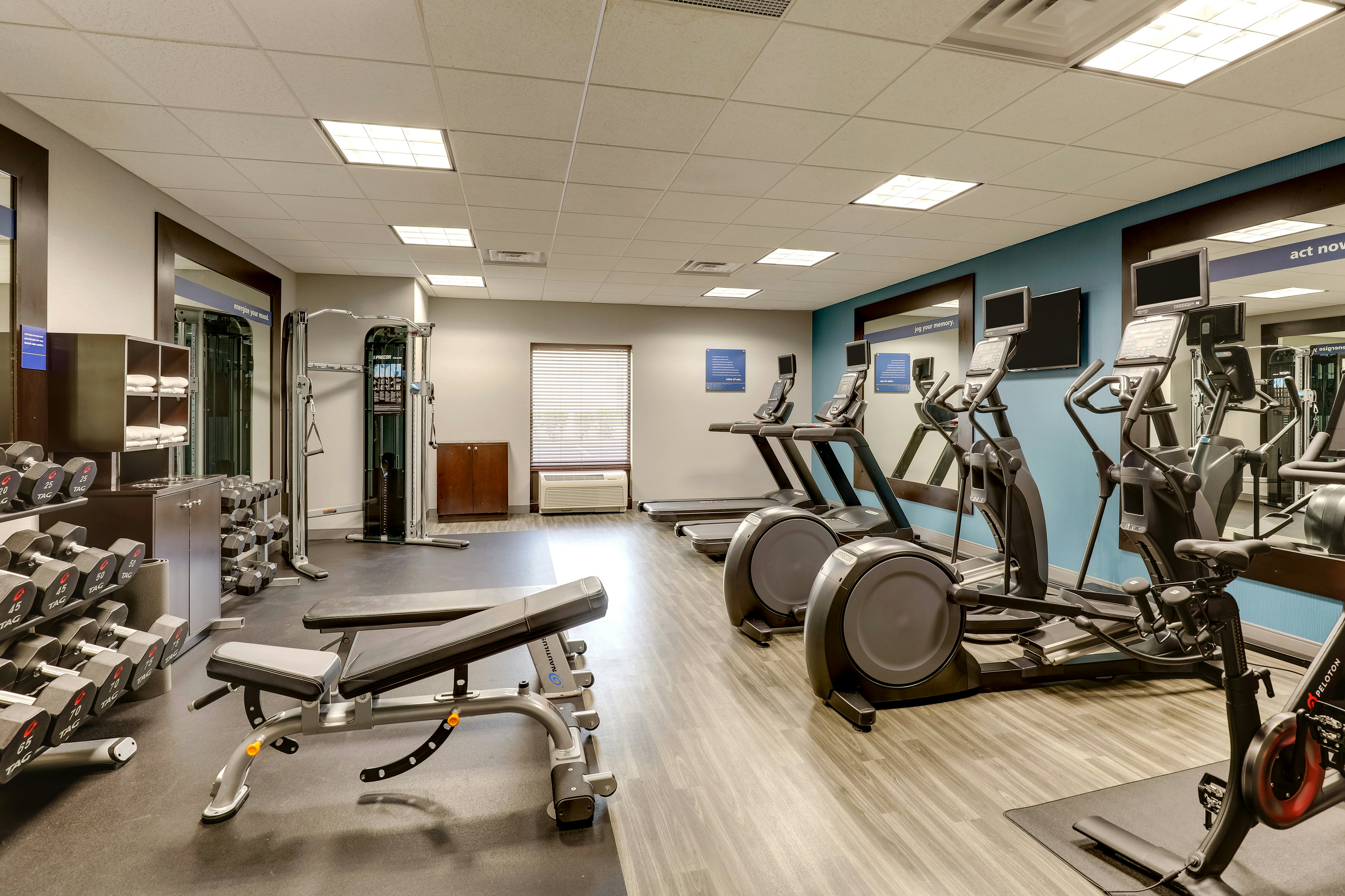 Hampton Inn Suites Indianapolis Airport 31/39