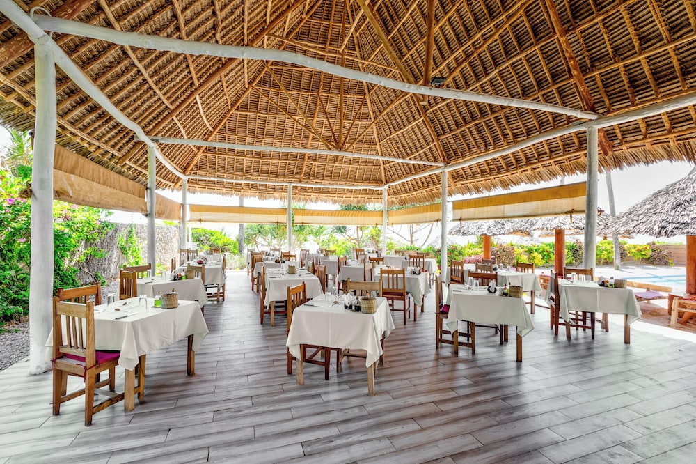 AHG Sun Bay Mlilile Beach Hotel 61/75