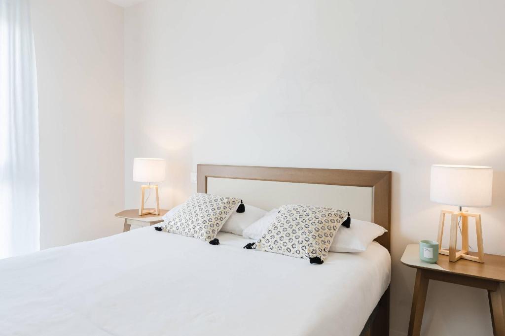 Upgrade, Queen Bed