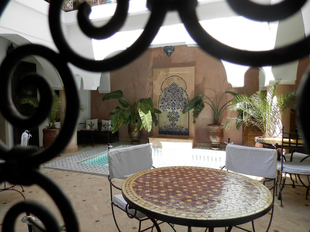 Riad Ailen 39/50