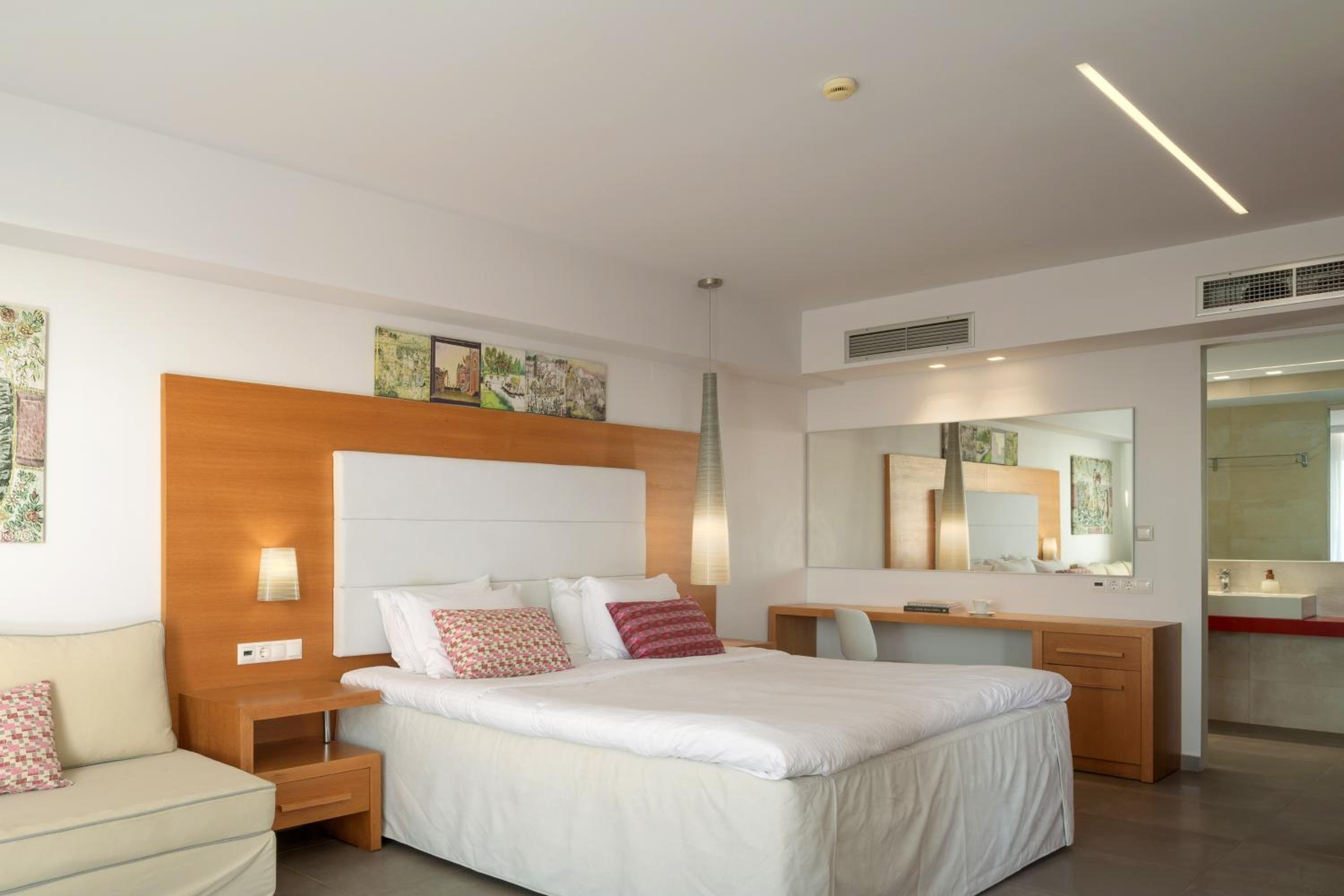 Diamond, Suite, Beach Front