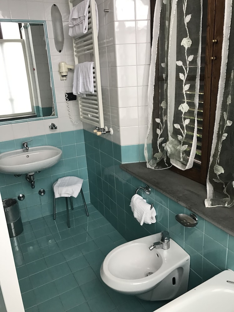غرفة قياسية ثلاثية بسرير كوين وسرير فردي، Hotel Gattapone 3/5