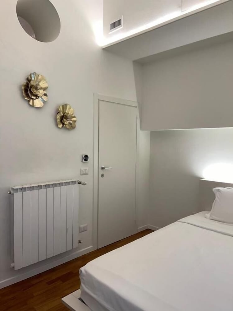 Easy Milano Rooms And Apartments Navigli 10/46