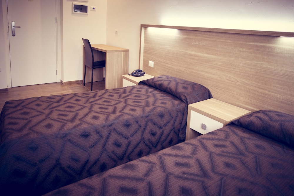 Hotel Fini 18/77