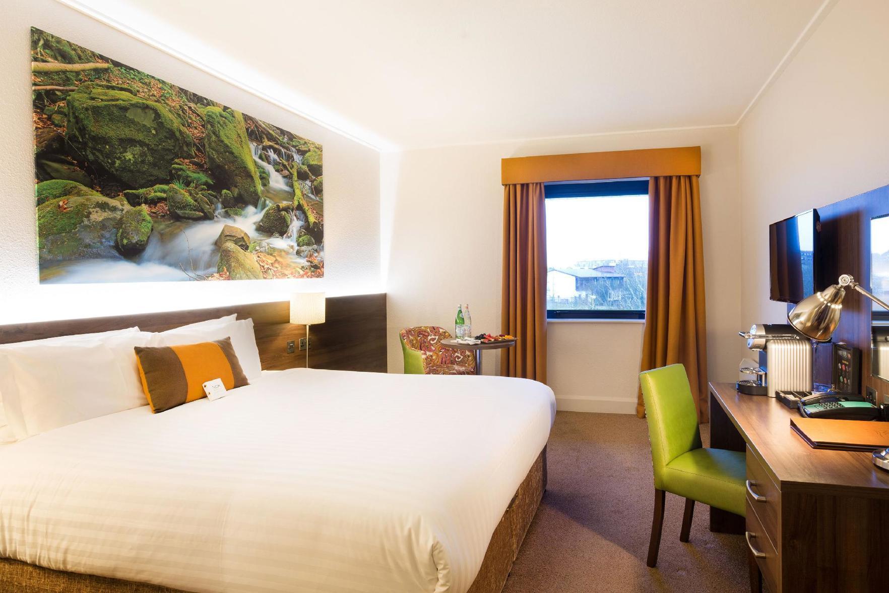 ROOM, DOUBLE BED