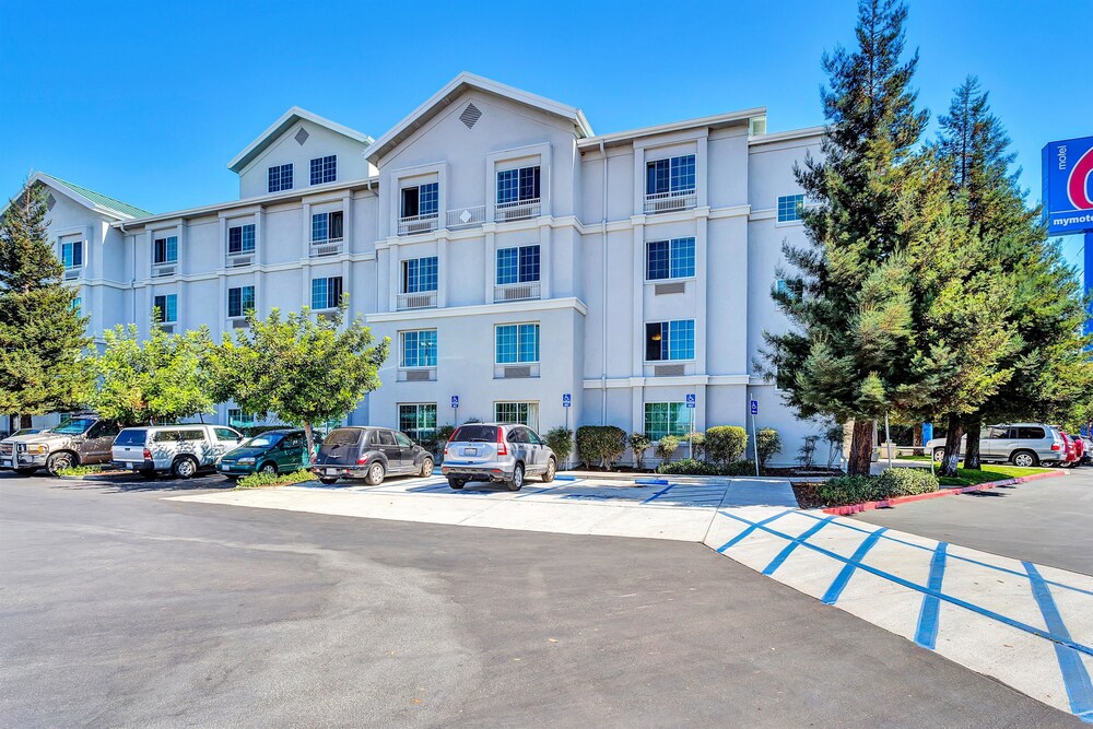 Motel6 Belmont, CA San Francisco Redwood City in BELMONT - CA