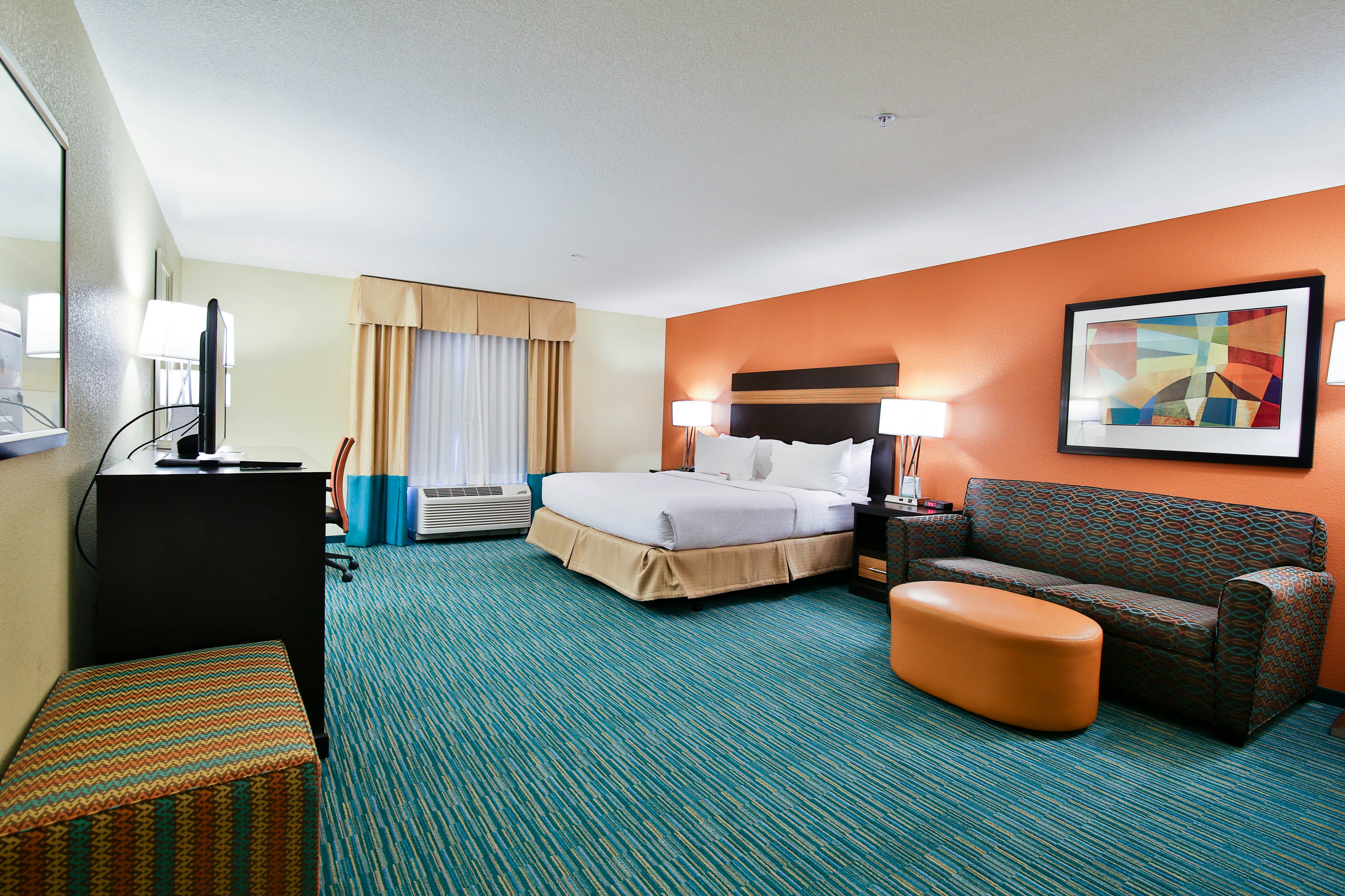 Holiday Inn Bismarck 19/70