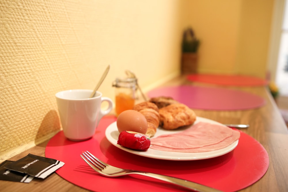 Hotel Victor Hugo 35/50