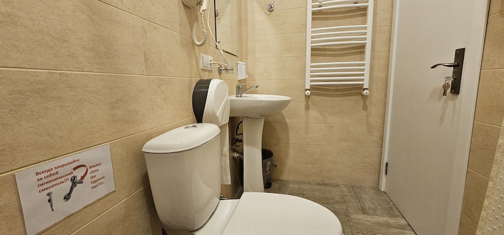 Hotel Iveria 39/50