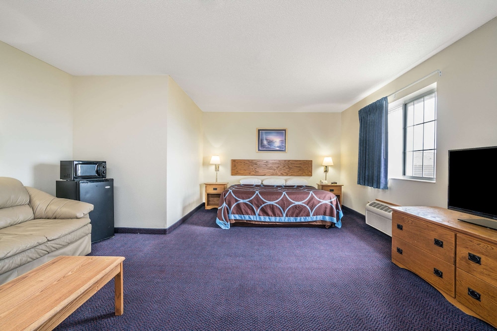 Super 8 By Wyndham Neillsville Wi 9/22
