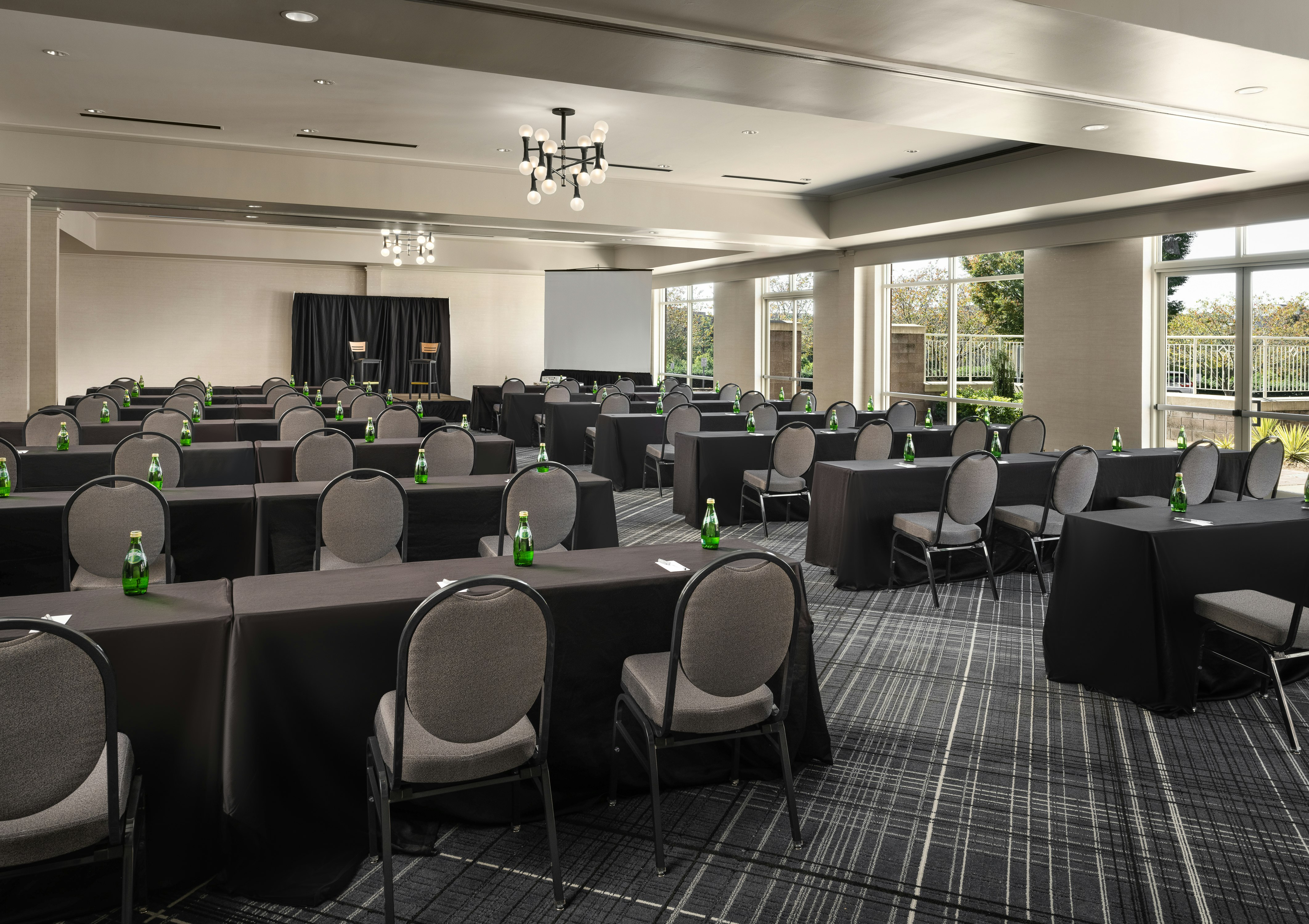 Hilton Charlotte Airport 24/36