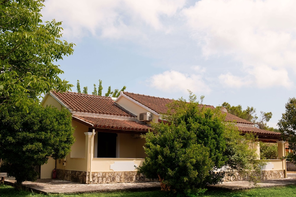 Erifili Apartments photo2